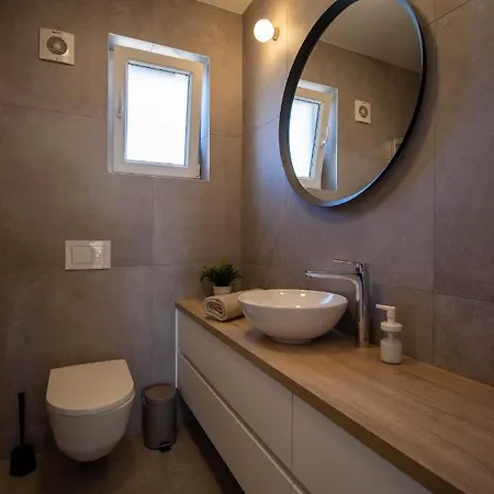 Senka Biograd Na Moru