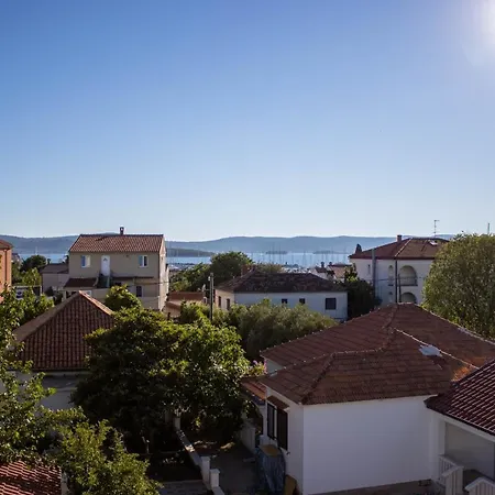 Senka Biograd Na Moru